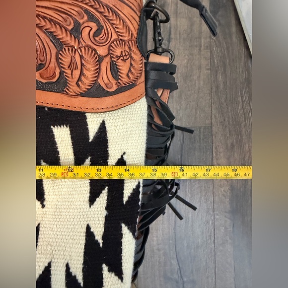 American Darling | Crossbody Hand Tooled Saddle Blanket | Leather Western Purse - Picture 9 of 12